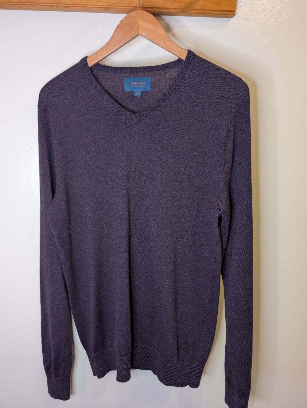 Fairlane 100% Merino Wool Purple V-Neck Pullover Sweater Men's Medium